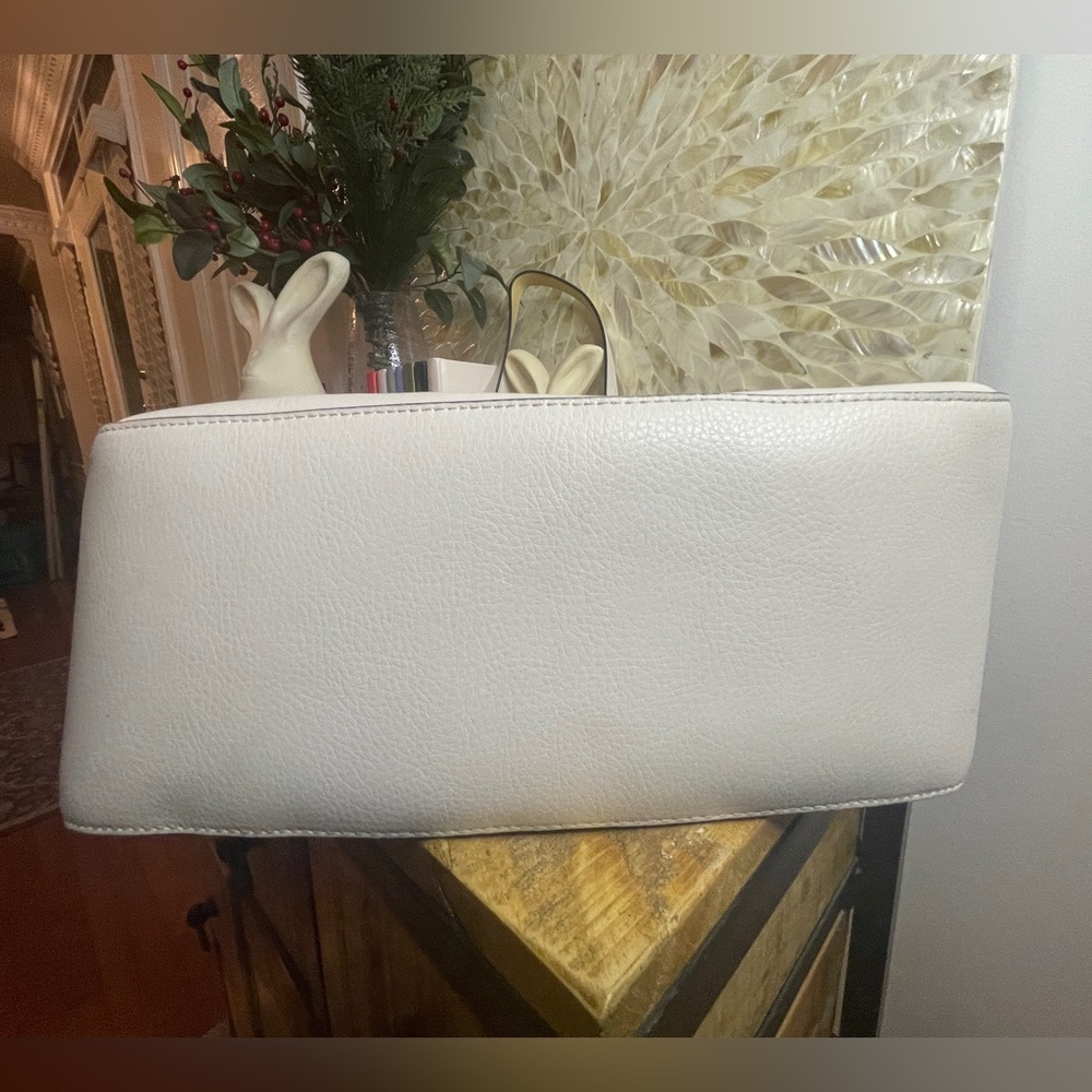 COACH Horse and Carriage Derby Tote in Leather - Picture 5 of 10